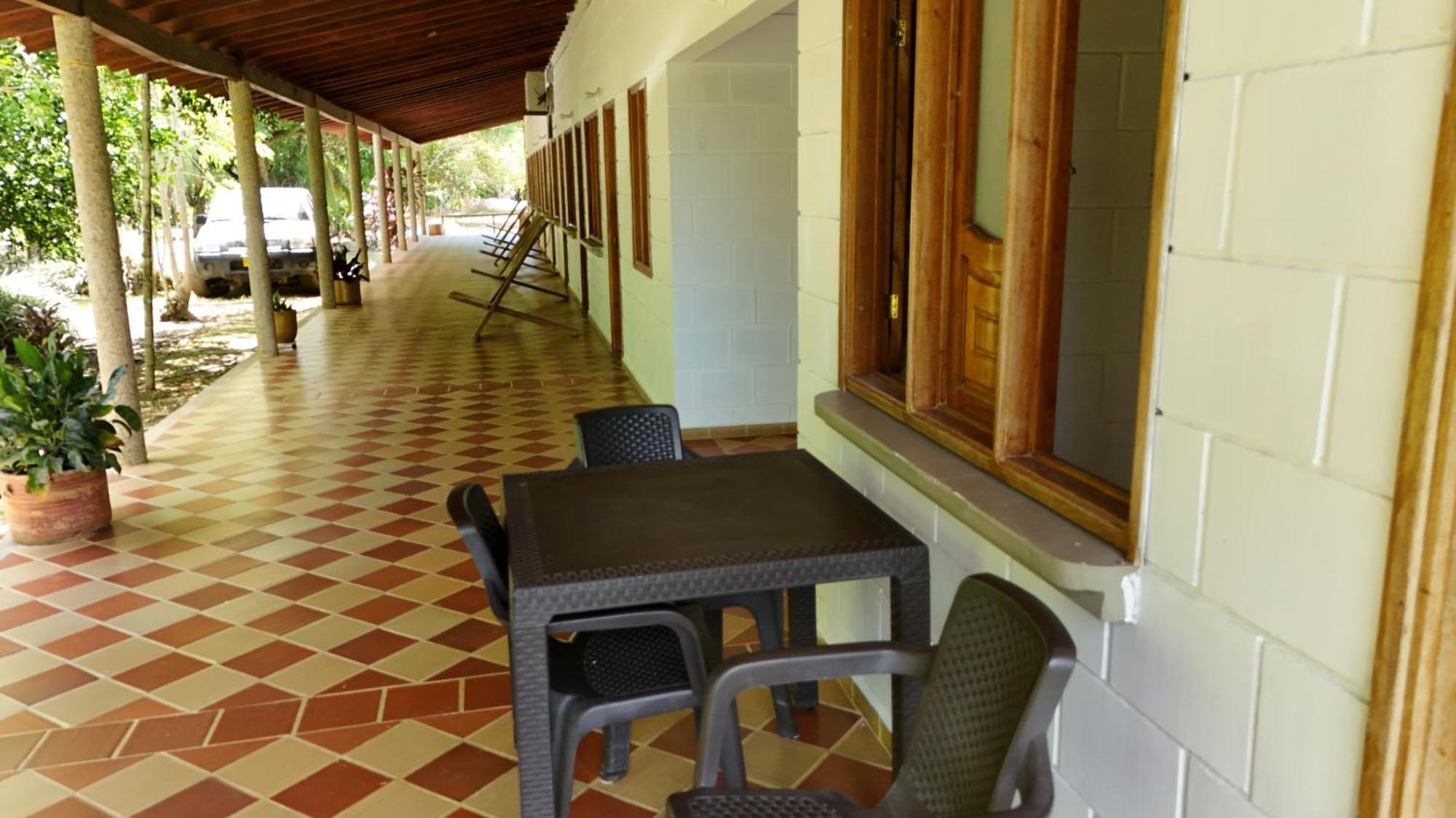 Hotel Campestre Las Cavernas La Mesa Norte Exterior photo